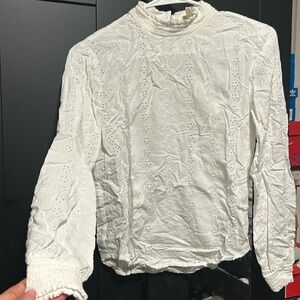 H&M eyelit shirt Logg label